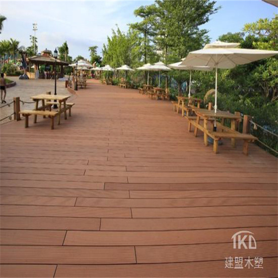 塑木材料在廊坊市户外园林景观中设计中一些需要的注意点